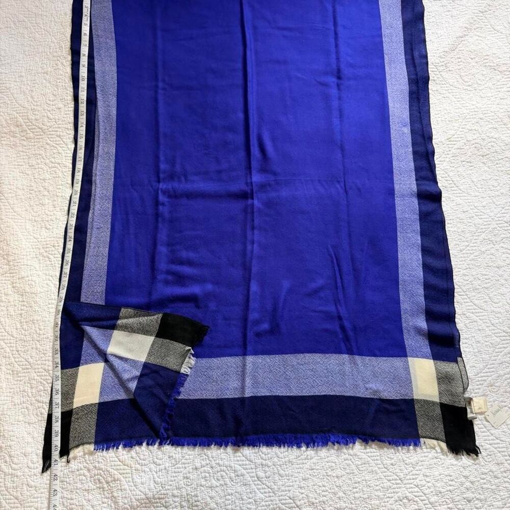 Neiman-marcus Women's Blue and Black Scarf-wraps
